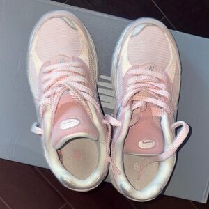 New Balance Women's Light Pink Sneakers